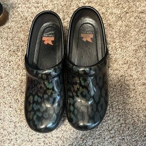 Dansko clogs sz 37